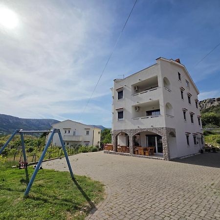 Apartments Leticia Baška Exteriör bild